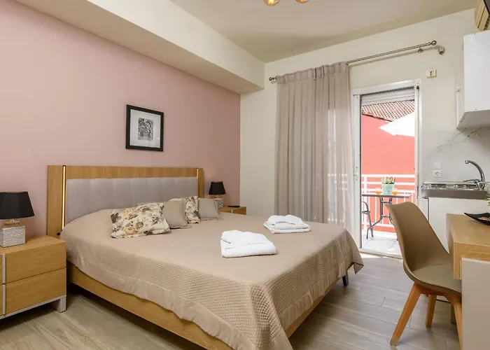 Finikes Pensiune Limenas (Thasos)